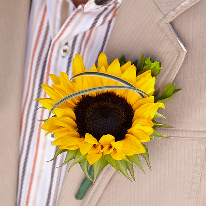 Free Spirit Boutonniere –  Ros-al Floral, Forest City PA